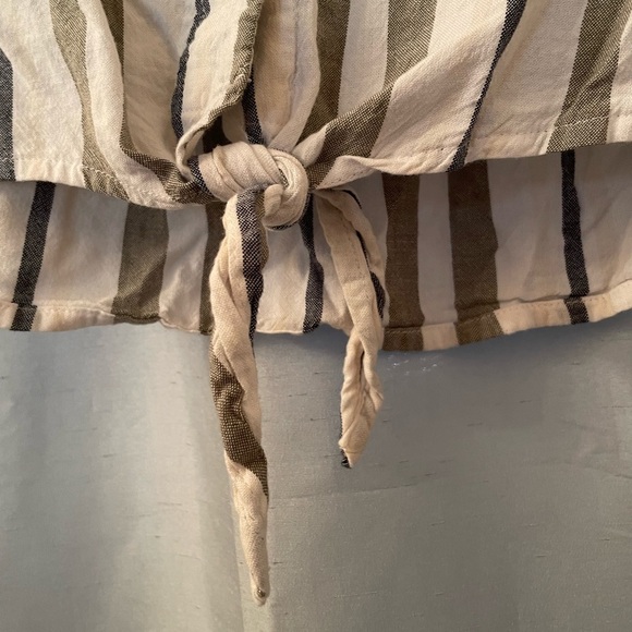 Time and Tru Striped Button Down Shirt Size Small - Picture 2 of 4